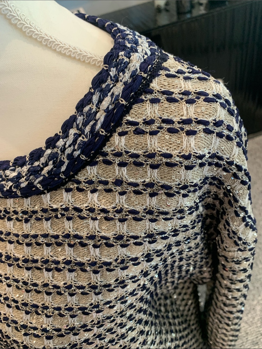 St John Textured Knit Boatneck Sweater in Navy and Cream. Small - Picture 3 of 8